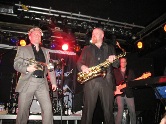 Die deutsche Ska Band The Busters auf der Bhne im Colos-Saal (Dezember 2009)